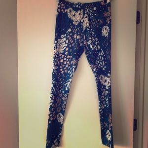 Adidas women’s workout leggings. Beautiful print.